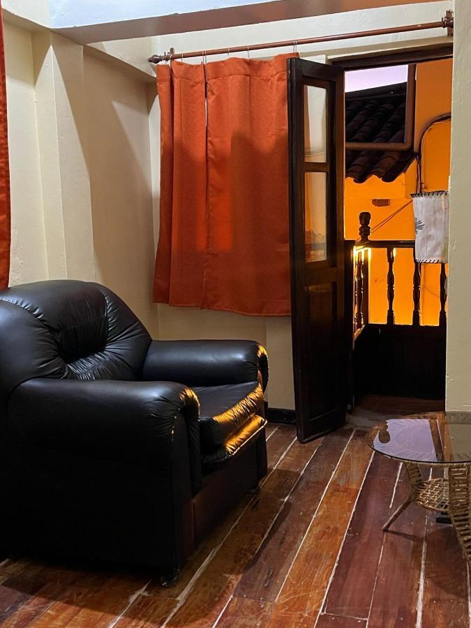 Готель Hostal Andenes De Alabado Куско Екстер'єр фото